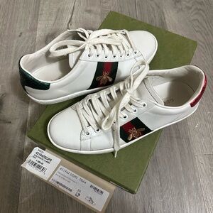 Gucci White Sneakers with Red and Green Stripes